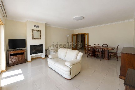Arrendamento de apartamento T2 na Travessa Engenheiro Rui Nogueira Simões, 2