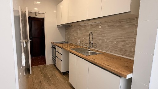 Arrendamento de apartamento T1 na Rua Dom João de Mascarenhas