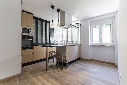Arrendamento de apartamento T2 na Rua da Penha de França