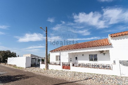 Quinta à venda em Santiago Maior
