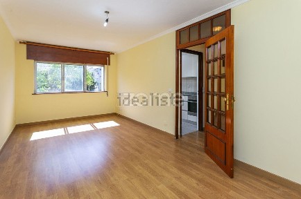 Apartamento T3 à venda na Rua da Argentina, 321