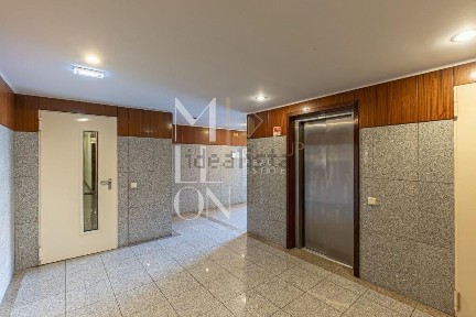 Apartamento T3 à venda na Rua Alcino de Araújo s/n