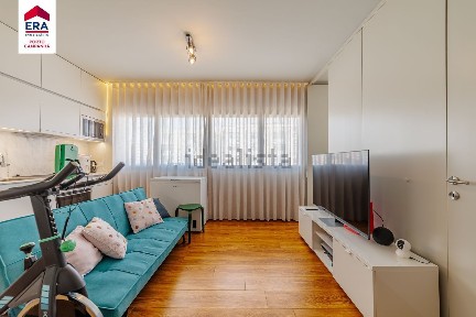 Apartamento T1 à venda na Rua Nova do Rio