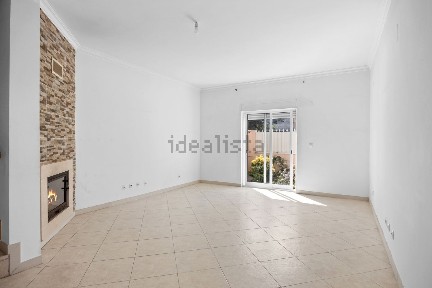 Moradia geminada à venda no Centro da Quinta do Conde