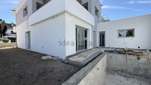 Moradia independente à venda na Quinta das Laranjeiras