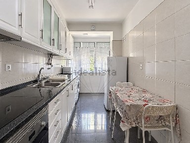 Arrendamento de apartamento T3 na Rua Júlio Dinis