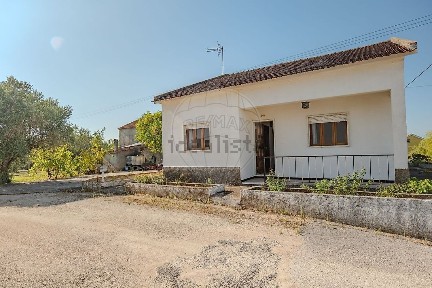 Moradia independente à venda em Madalena e Beselga