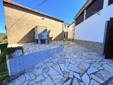 Moradia independente à venda em Casais e Alviobeira