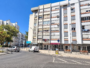 Apartamento T2 à venda na Dafundo