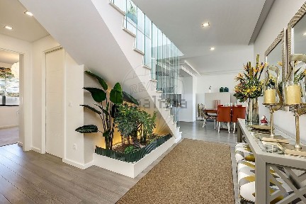 Apartamento T4 à venda na Praceta da Murtinheira