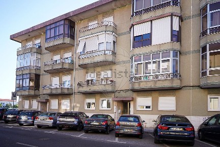 Apartamento T2 à venda na Rua Pio XII