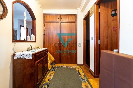 Apartamento T3 à venda na Rua de Roma s/n
