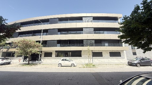 Arrendamento de apartamento T3 na Rua Padre António da Silva Martins, 310