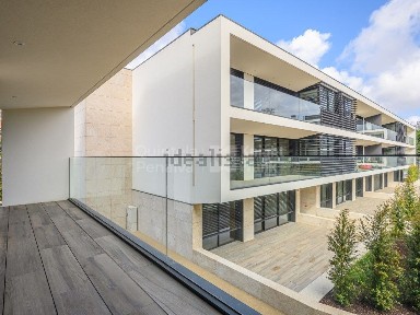 Arrendamento de apartamento T3 na Rua do Pinheiro Manso