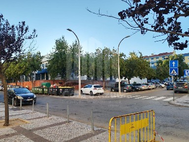 Apartamento T2 à venda na Rua Francisco Miguel