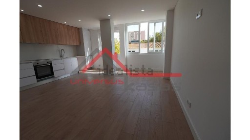 Apartamento T3 à venda na Praceta Manuel Envia
