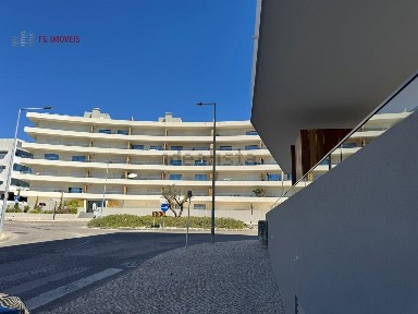 Apartamento T2 à venda na Rua Carlos Paredes, 1