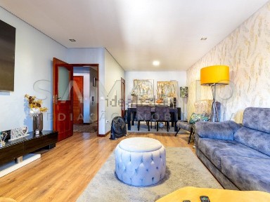 Apartamento T2 à venda na Avenida General Humberto Delgado