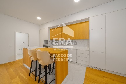 Apartamento T2 à venda na Rua António de Matos