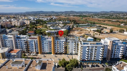 Apartamento T1 à venda na Praça Ferreira de Almeida