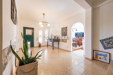 Moradia independente à venda em Alcobaça e Vestiaria