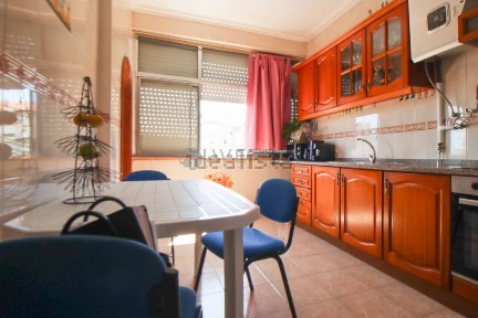 Apartamento T2 à venda na Lavradio