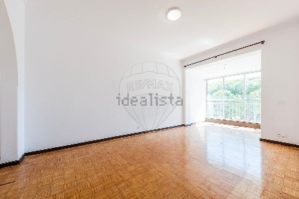 Arrendamento de apartamento T2 na Rua José Florindo de Oliveira