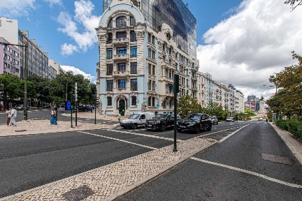 Arrendamento de apartamento T4 na Rua Castilho
