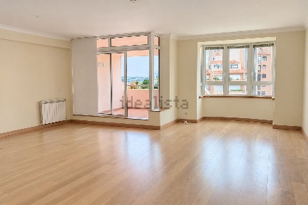 Arrendamento de apartamento T3 na Rua Dom José de Avilez, 141