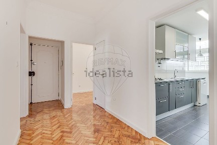Arrendamento de apartamento T4 no Bairro de Alvalade