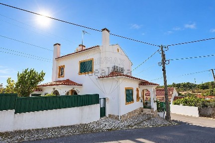 Moradia independente à venda em Manique do Intendente - Vila Nova de São Pedro - Maçussa