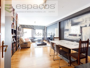 Apartamento T3 à venda na Zona Ribeirinha