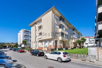 Apartamento T3 à venda na Rua Doutor João Macedo da Cunha