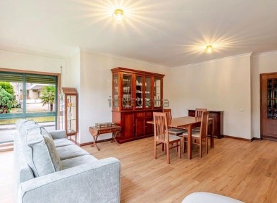 Apartamento T3 à venda na Rua Ribeiro do Viso, 136