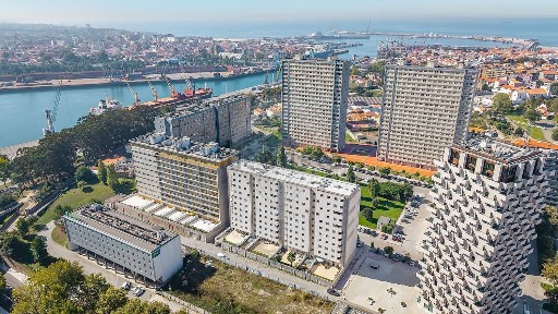 Apartamento T2 à venda na Avenida Doutor António Macedo