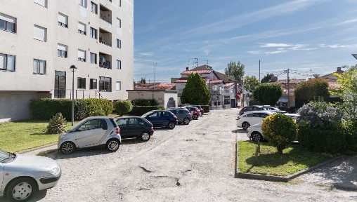 Apartamento T1 à venda na Rua Nova de Santegãos