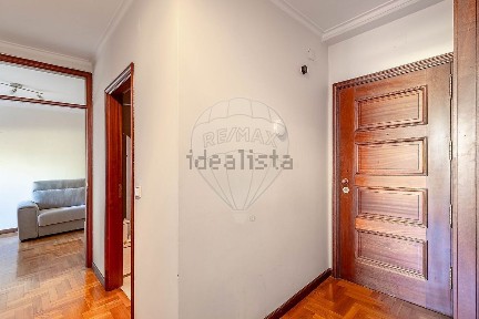 Arrendamento de apartamento T1 nas Antas - Praça Velásquez