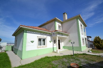 Moradia independente à venda no Bairro dos Emigrantes, 5