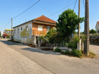 Moradia independente à venda em Santiago da Guarda