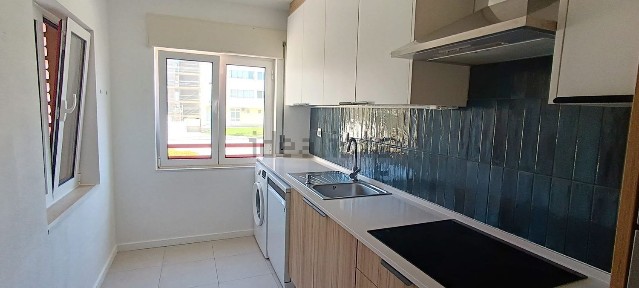 Apartamento T2 à venda na Rua da Cooperação