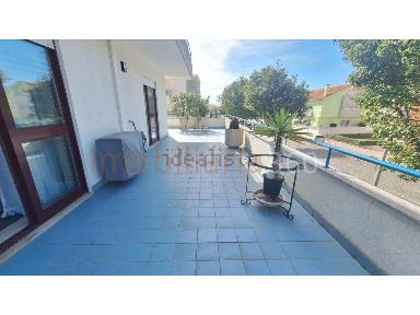 Arrendamento de apartamento T2 na Rua Dom Diogo de Sousa
