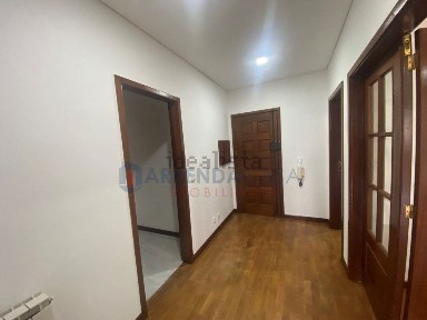 Arrendamento de apartamento T2 na Rua Tomé de Sousa, 130