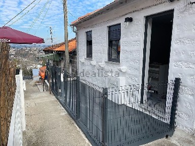 Moradia independente à venda na Rua Amareira