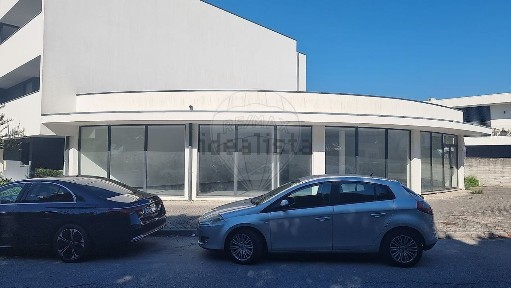 Arrendamento de espaço comercial em Lomar e Arcos