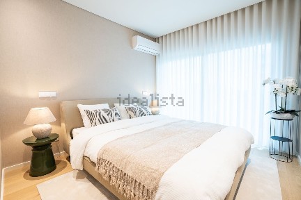 Apartamento T3 à venda na Rua Margarida da Silva Cruz