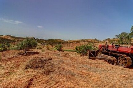 Moradia independente à venda na Travessa da Asseca