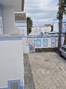 Moradia em banda à venda na Manta Rota