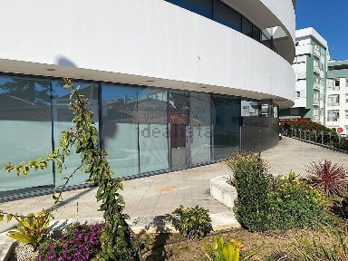 Arrendamento de espaço comercial na Avenida Copacabana