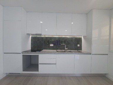 Arrendamento de apartamento T1 na Rua da Védoria, 16