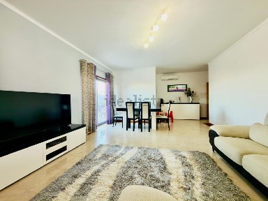 Apartamento T3 à venda na Rua Doutor João Mota e Carvalho, 24